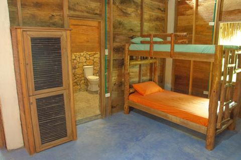 Dormitorio mixto: 4 camarotes, 8 camas, foto 2